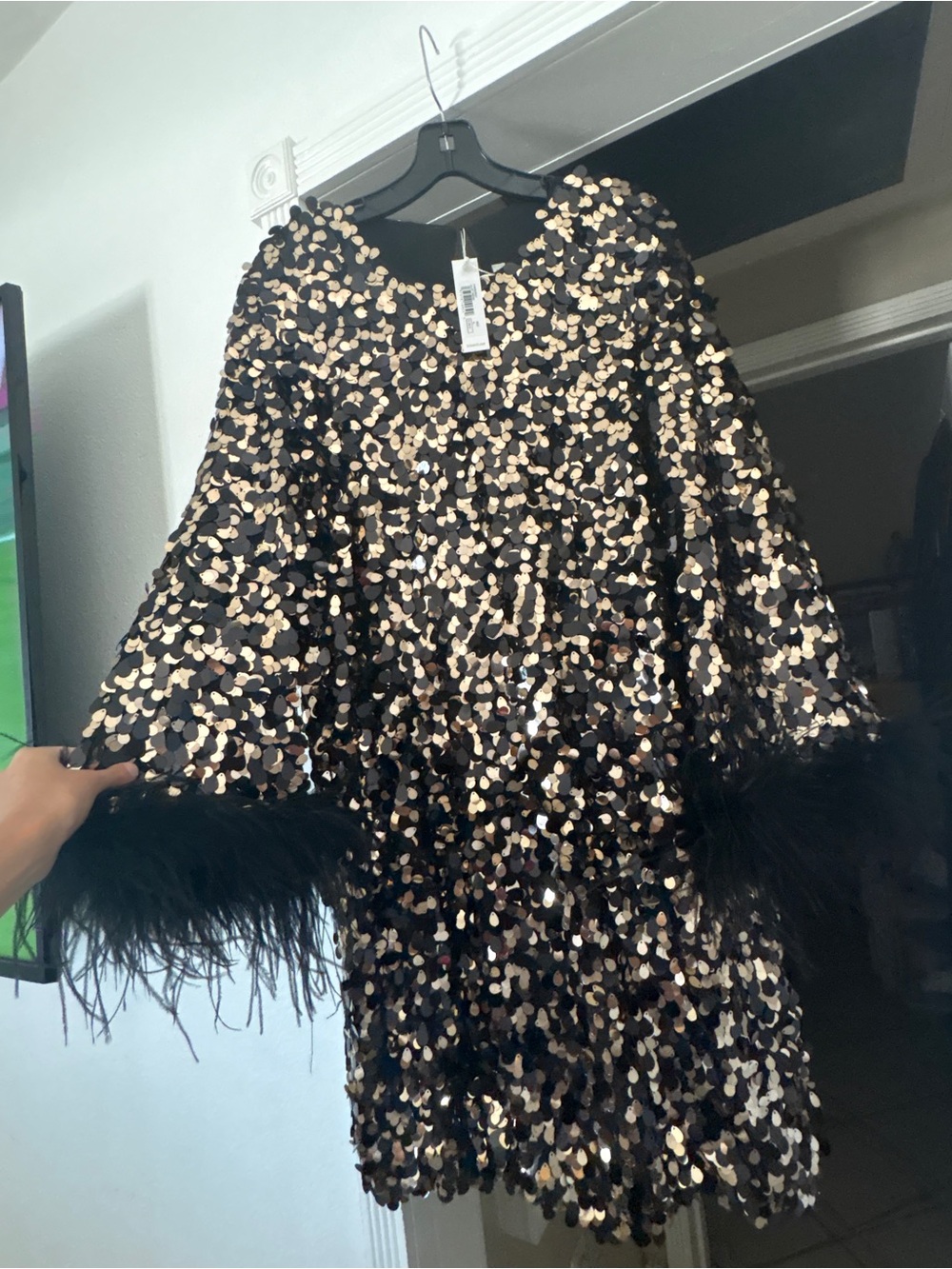 Trina Turk "Juliet" Feather-Cuff Sequin Mini Dress ✨🖤
